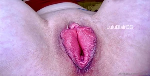 Does this picture make you want to suck my clit and slide your fingers