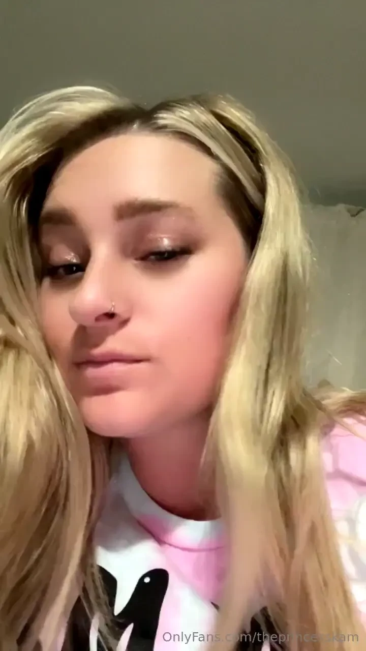 Who can i make custom content for 