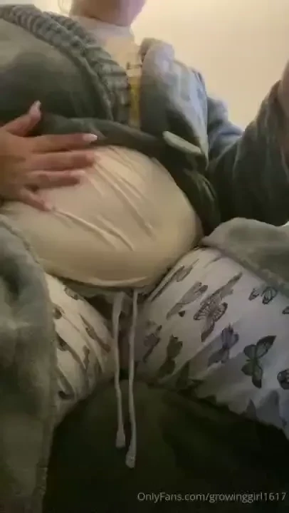 This work from home girlie is shaking her belly for you 