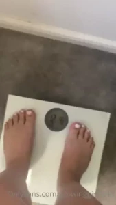 Eating a takeaway on my hands on knees weigh in at the end feeling