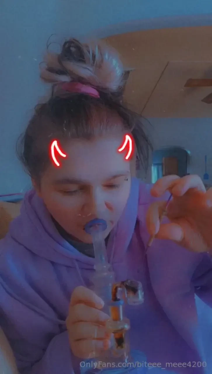 Gooood morning whose gonna cum start this day out with me 