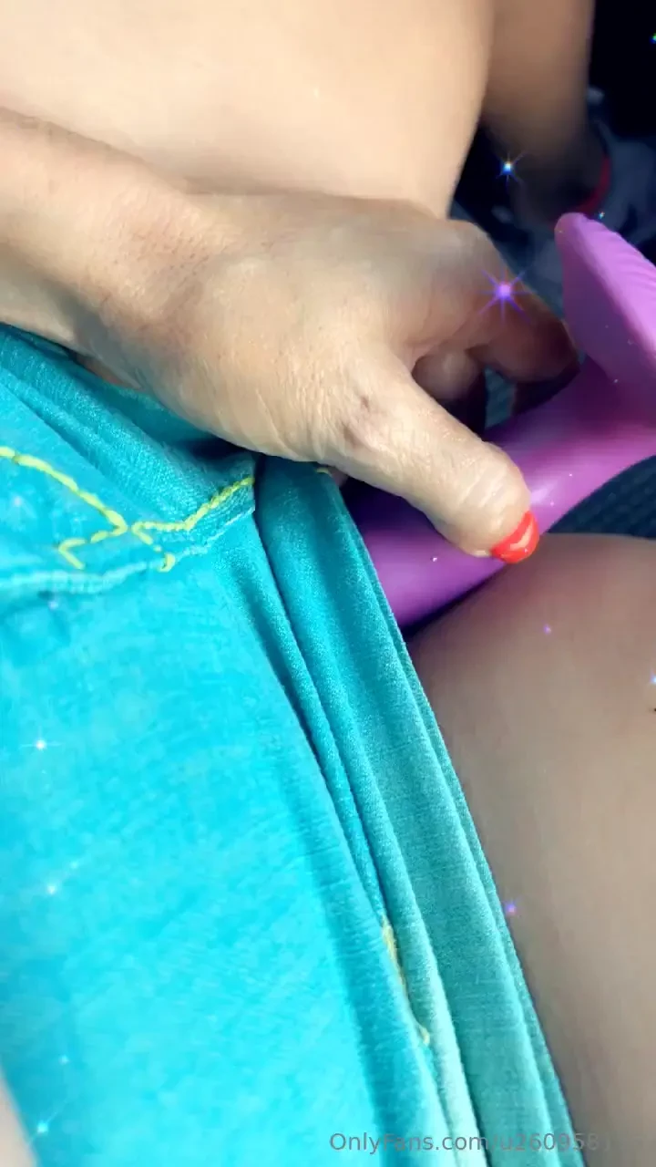 Someone cum eat me swear i want to feel a nice wet warm mouth 
