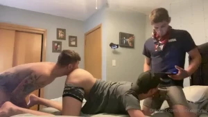 Lainkrossxxx had his buddy over they decided that they wanted to pound