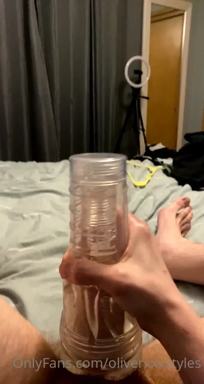 A quick unload into this fleshlight 