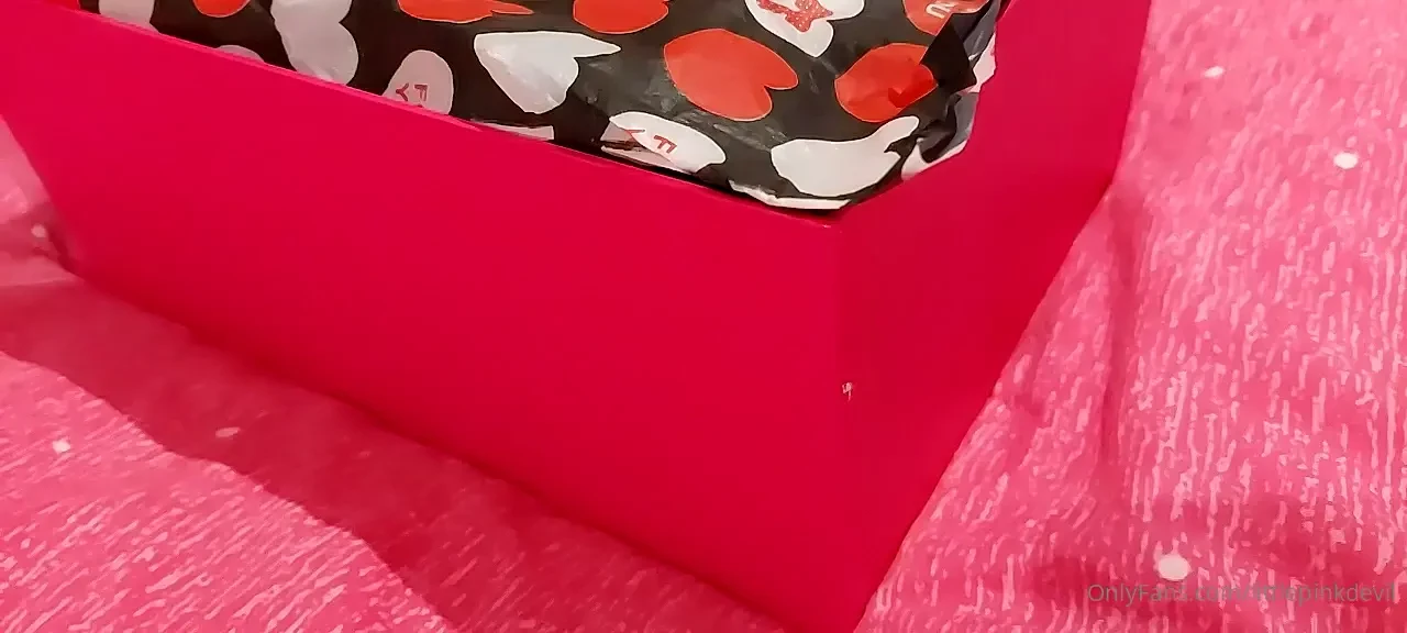 Ahojky dneska bych v m cht la uk zat moje hra ky a dozv d t se od v s 