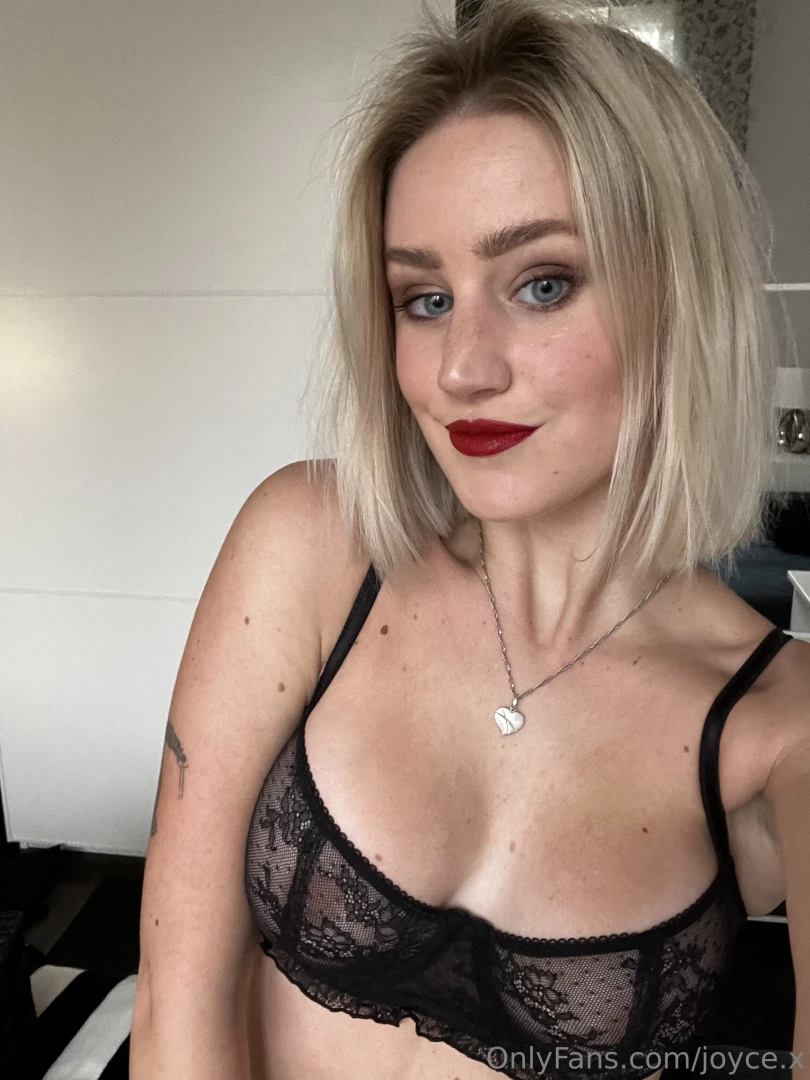 Let s play a game you close your eyes and give yourself completely to 