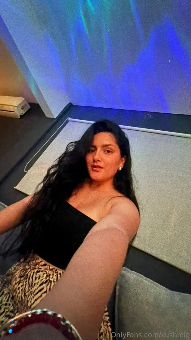 Good girl with hot thoughts 
