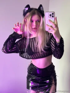 Kitty want to chat dm me part 1