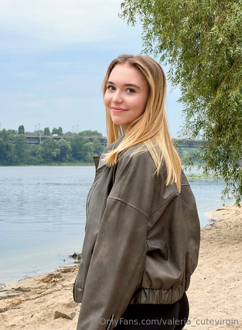 Victoria_lewis mysterious babe victoria_lewis wants to show you what part 127 