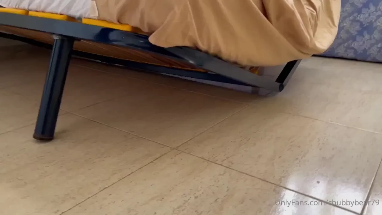 When you re so fat bed frames cannot hold you at all 