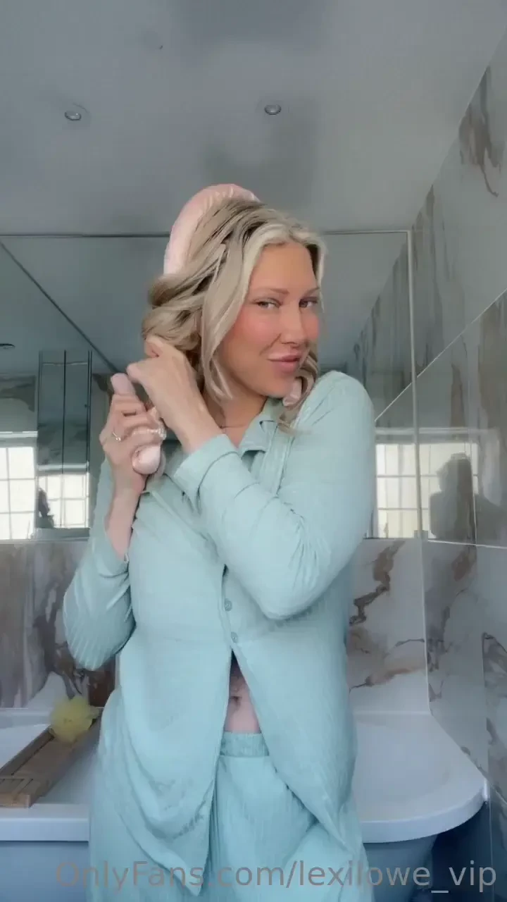 Behind the scenes come on a shoot day with me do you like videos like 