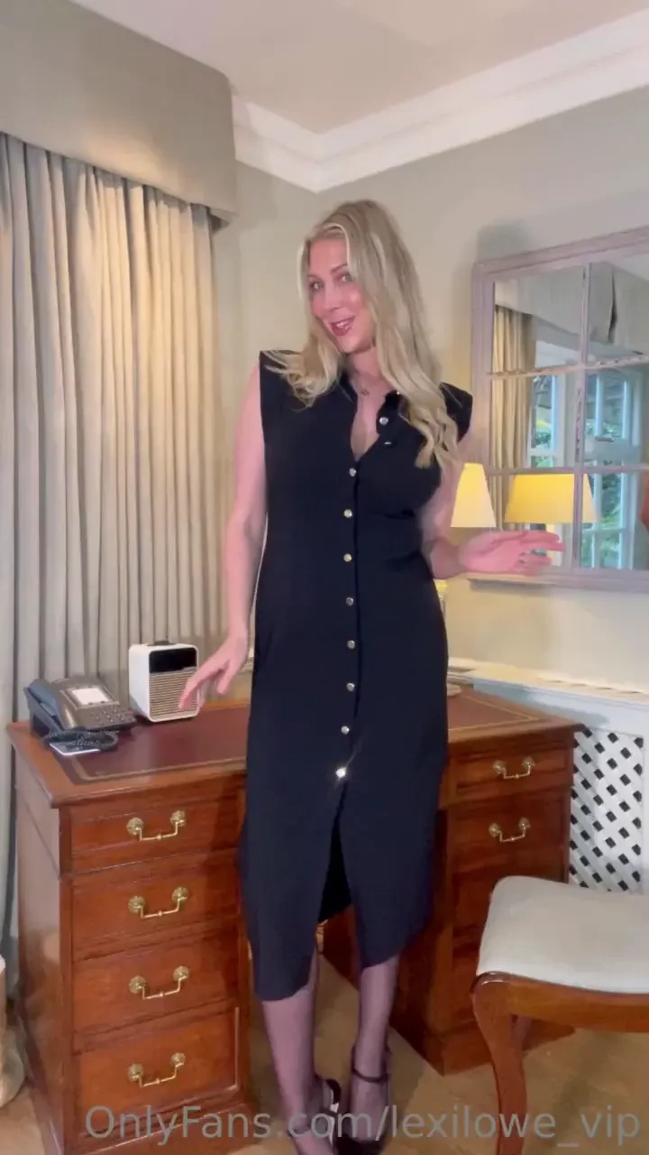 Horny homewrecking secretary 