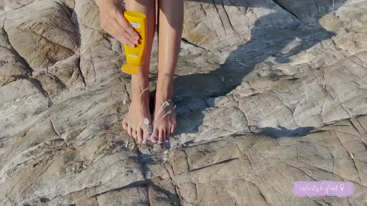 I accidentally put way too much sunscreen on my perfect feet and made 