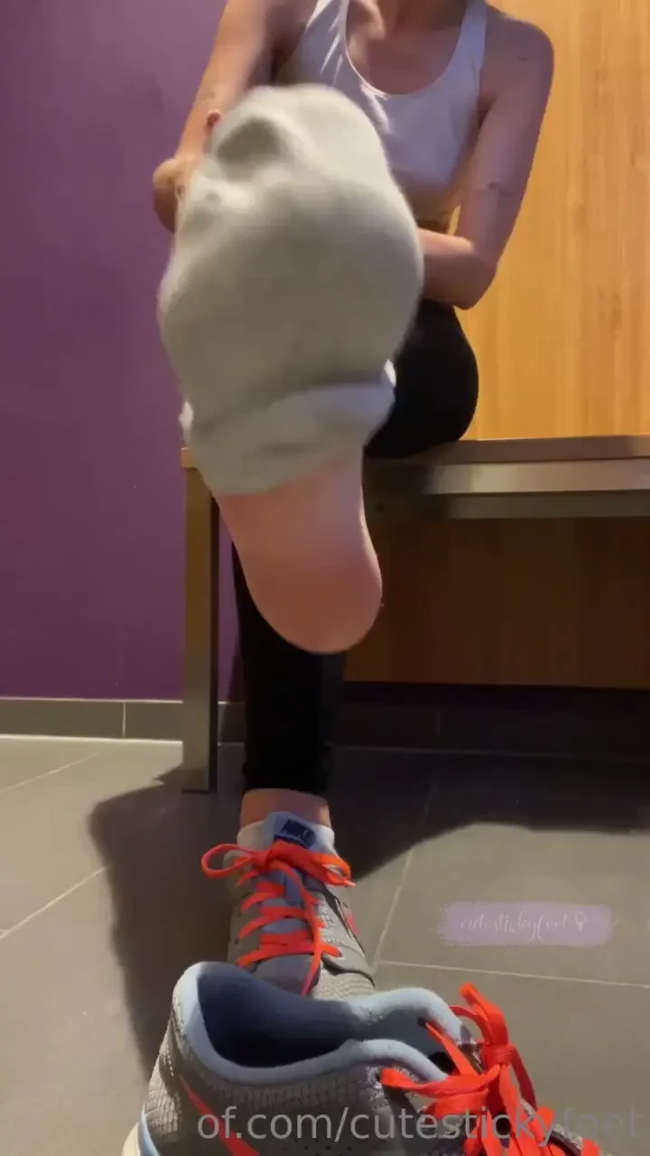 Teasing sock reveal after a gym session while beyonce is playing in 