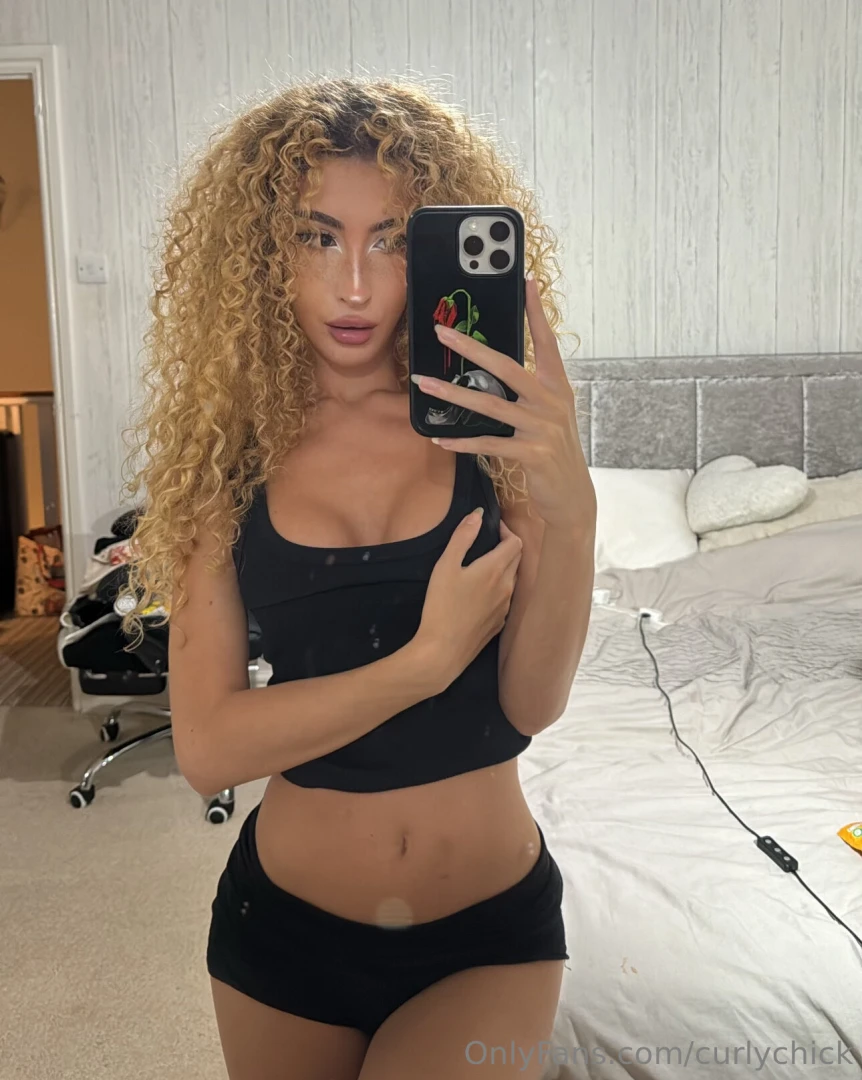 Hey everyone who s new guess you like curly hair 