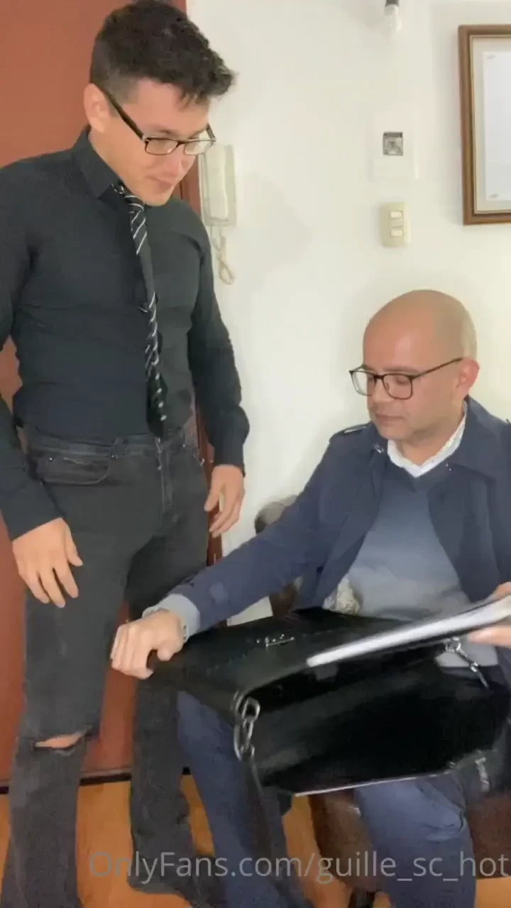 Vino jameswalas a discutir ciertos asuntos una cosa llevo a la otra y 