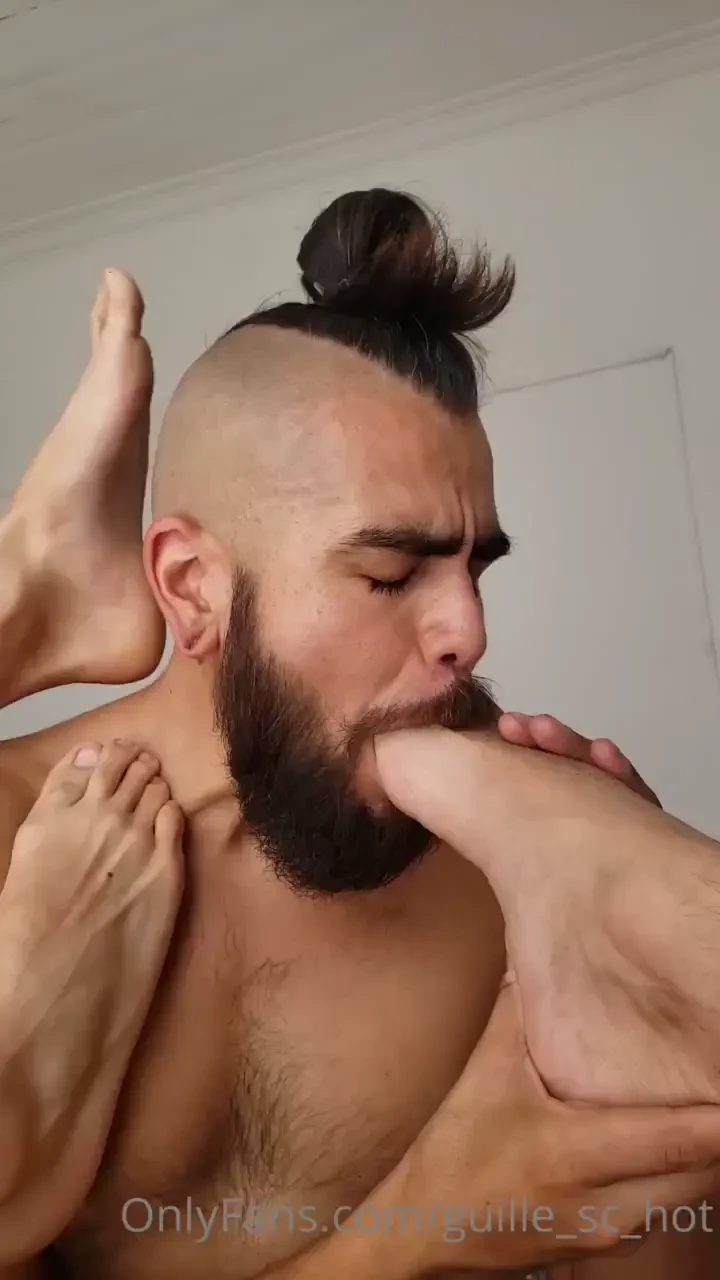 Te gustan los pies a mi amigo mrkoko si le gustan https onlyfans com 