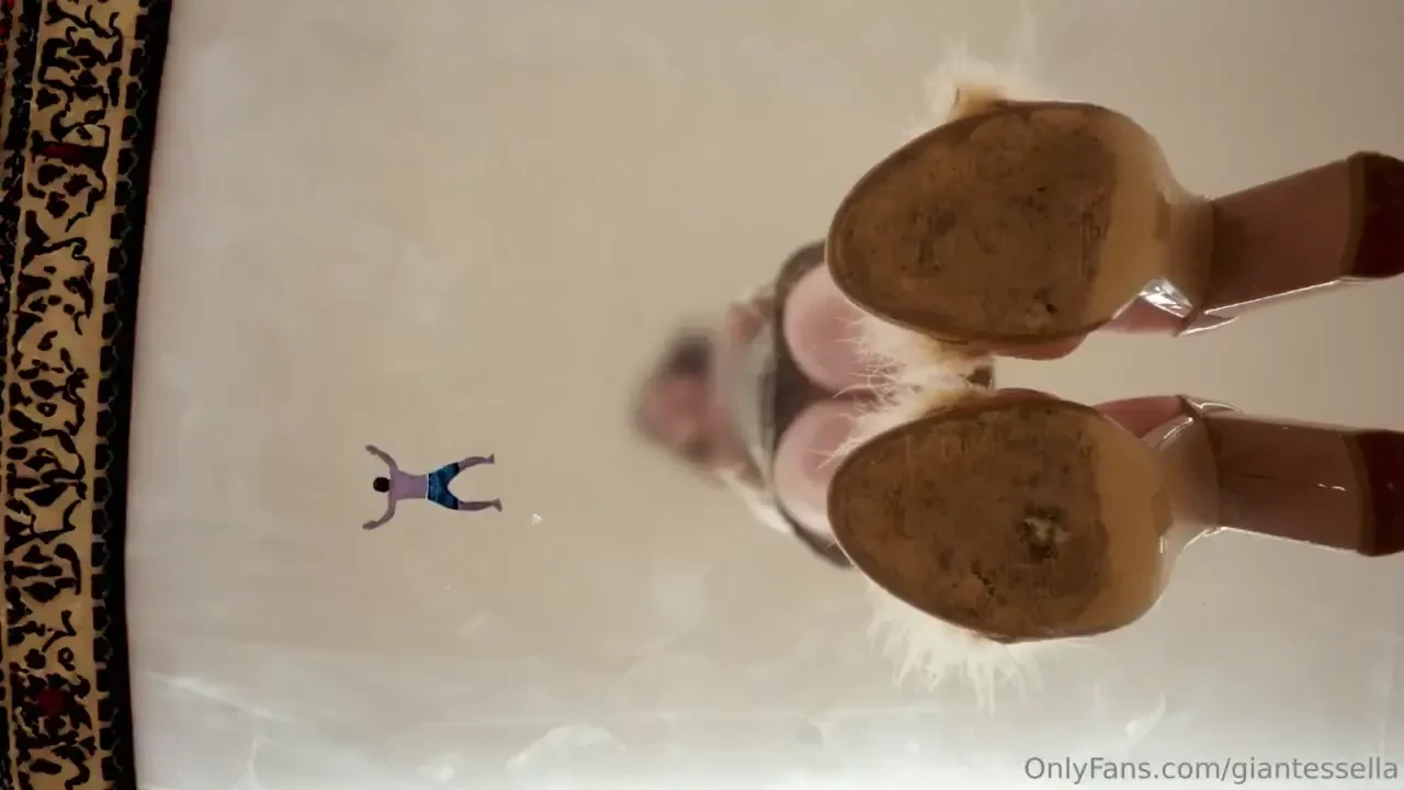 Story he caught the shrinking virus around 1 year ago and got smaller 