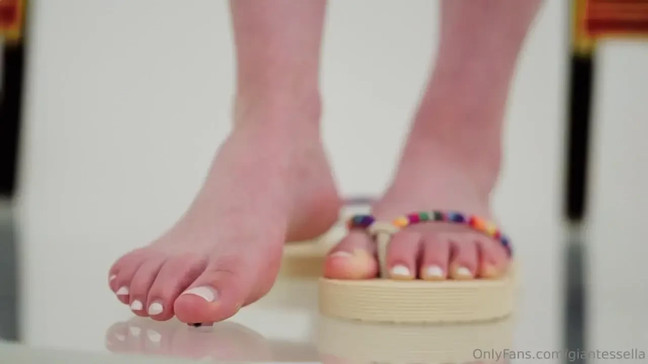 Some big toe crush asmr for you 