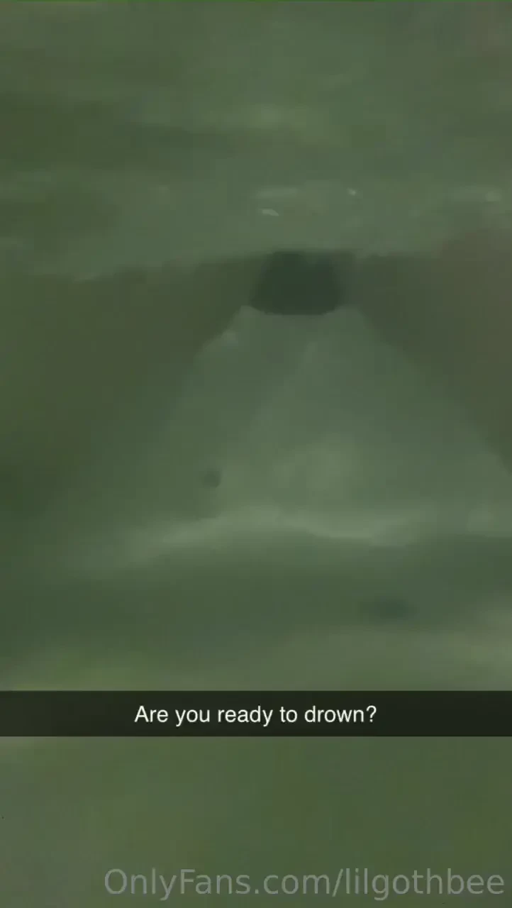 Would you come dipin the hot tub with me 