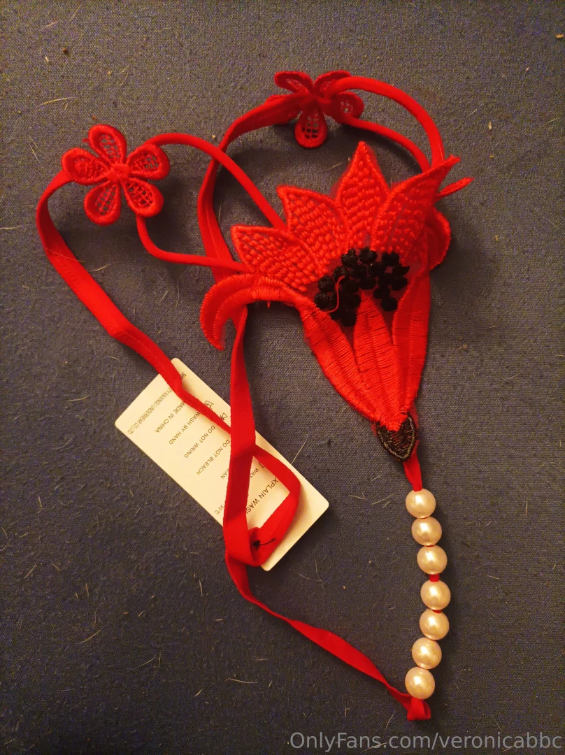 Dnes mi p i li kdy jsem pou it kalhotky poslala n kter m z v s tak te 