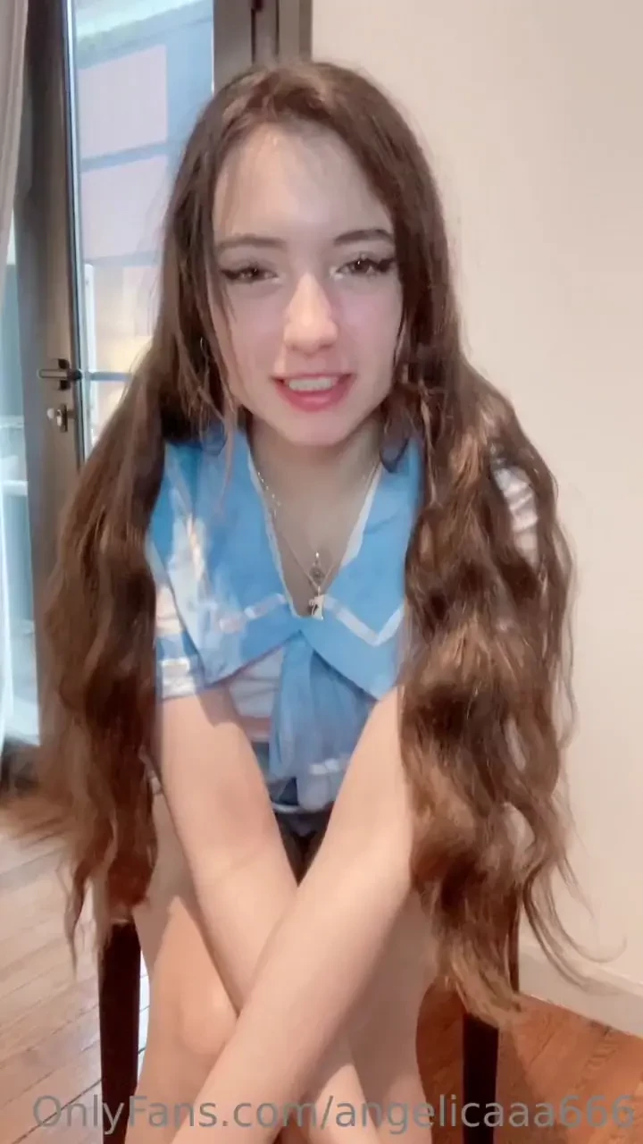 Espero que disfrutes vi ndome en tacones y meti ndome el dildo bien 