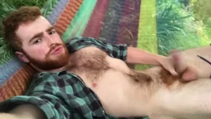 The smell of musk in this hot weather gets me so horny spent all day