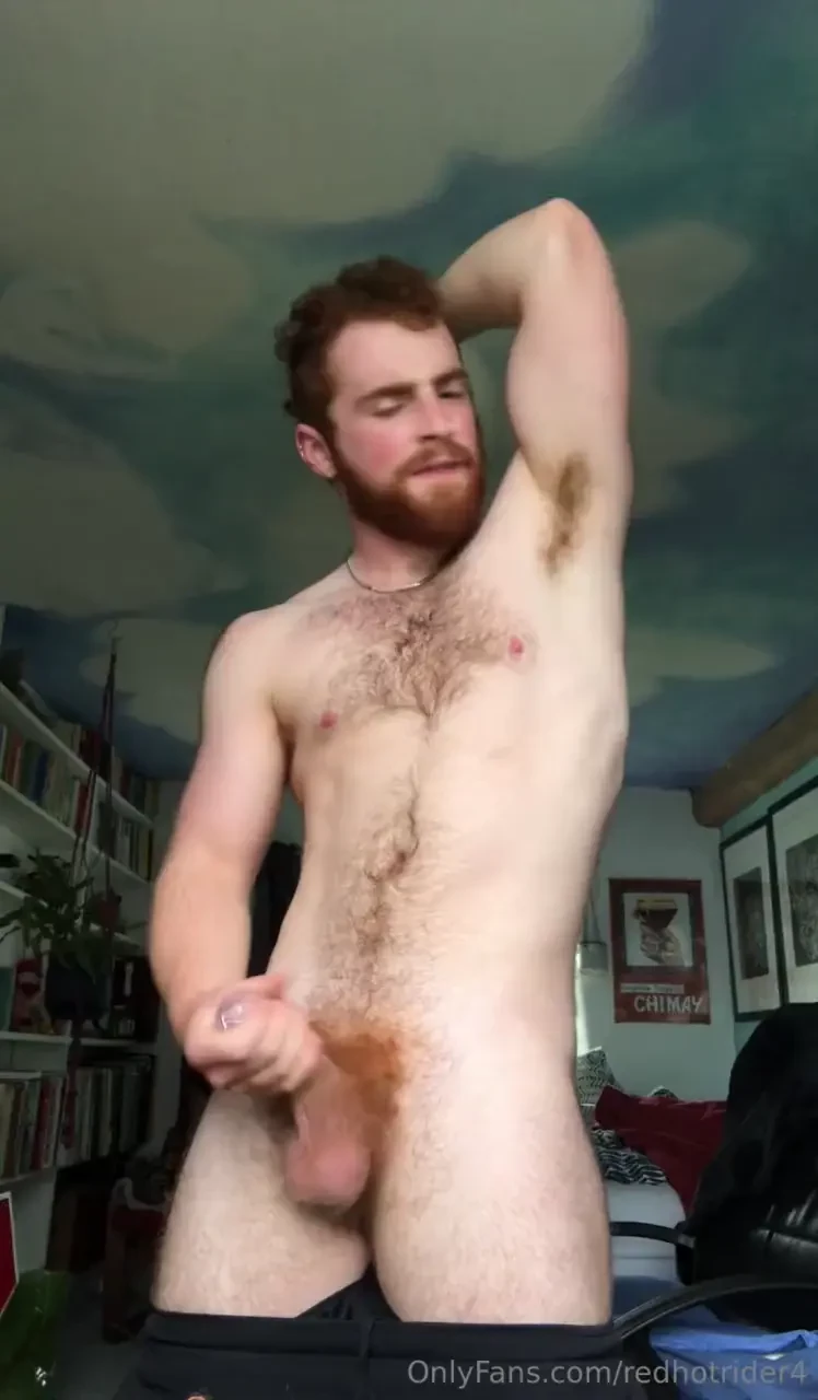 I get so horny from my post-gym musk who wants to get me off 