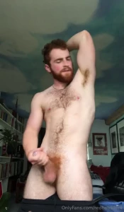 I get so horny from my post-gym musk who wants to get me off