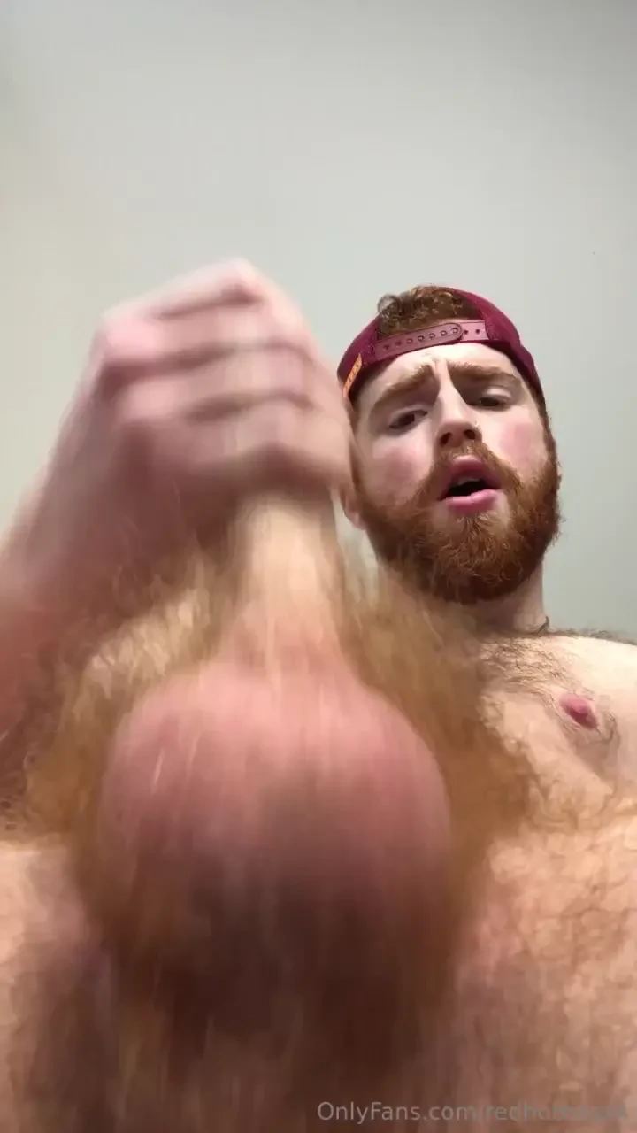 Come on lad suck my balls till i spunk over your face 