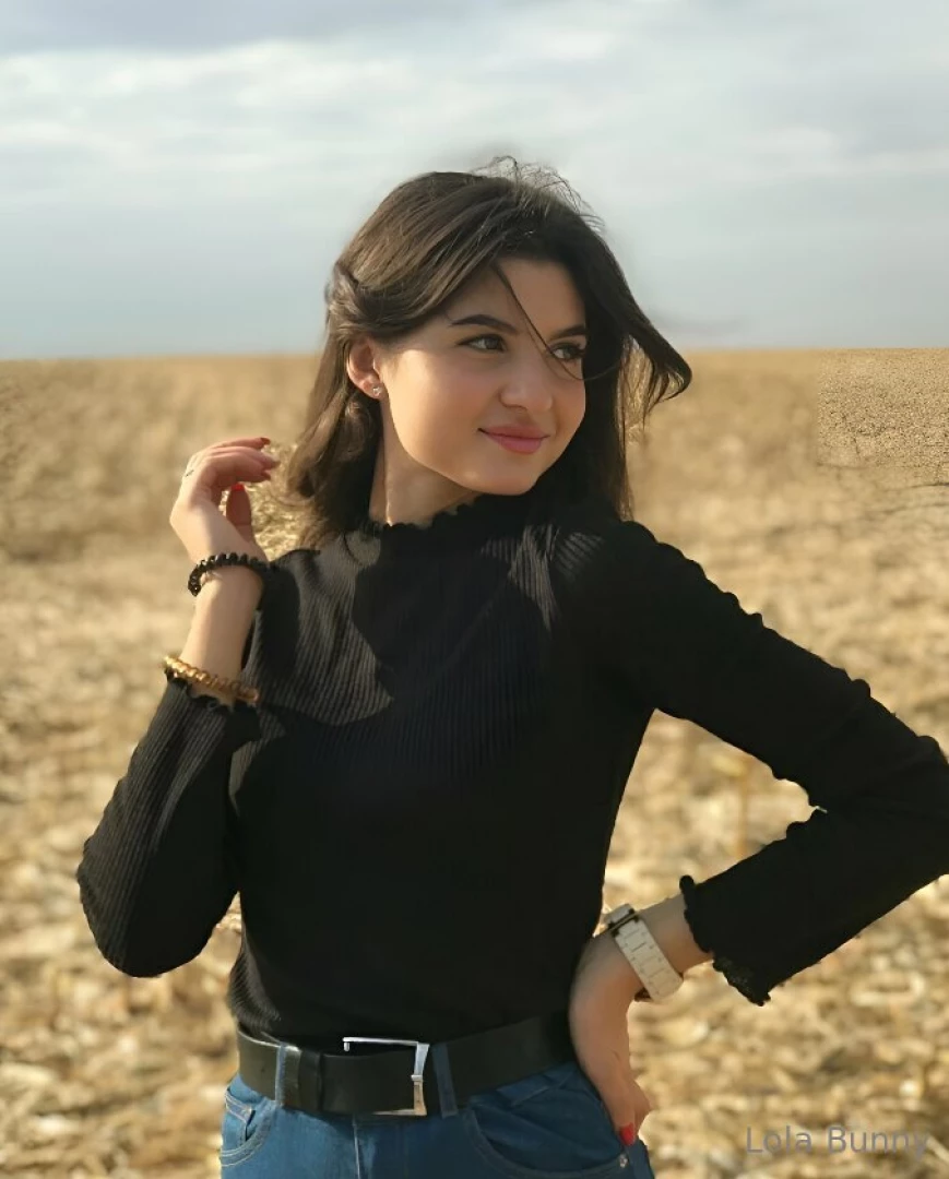 Cute girl elvira_shake loves to play with her tight red pussy after part 45 