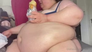 A cutie sent me food funds so i filmed a quick lil eating vid with a part 1