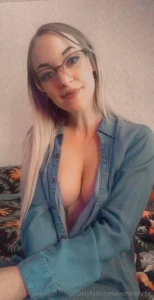 Question time i m curious as to how many of you would subscribe to my