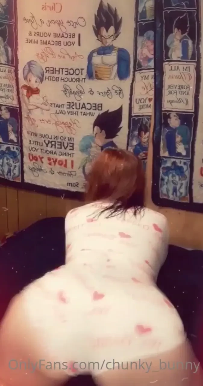 Watch me shake my ass for you send a tip if you enjoy 