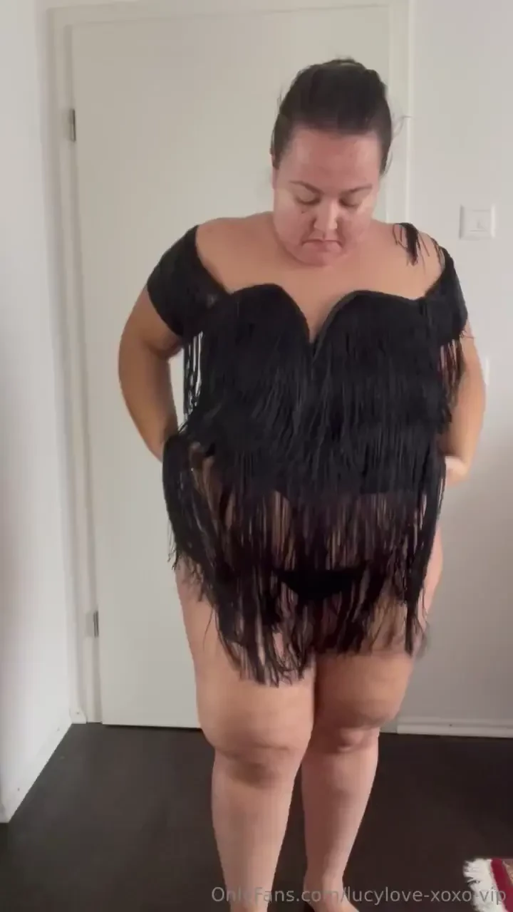 I tried on some cute dresses i ordered a moment ago good thing of not part 6 