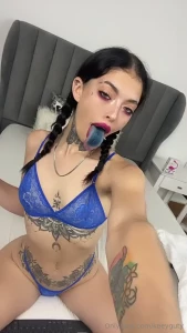 Te gusta mi lengua azul