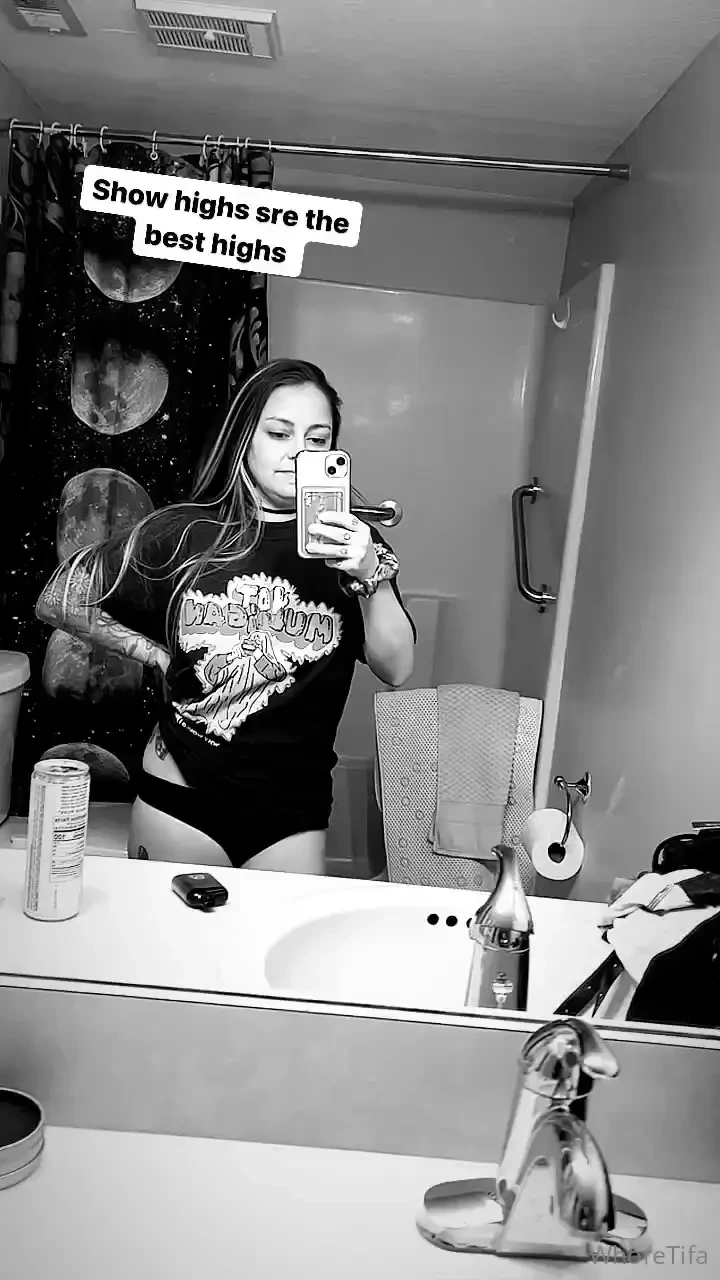 I miss you all slide in those dms for any requests 