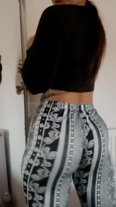 I m going for coffee with my girlfriends should i wear these