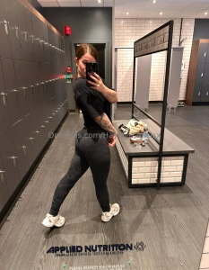 Do you like me in my gym leggings