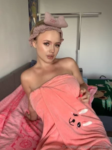 I love this pic cause i think it shows my tenderness do you agree