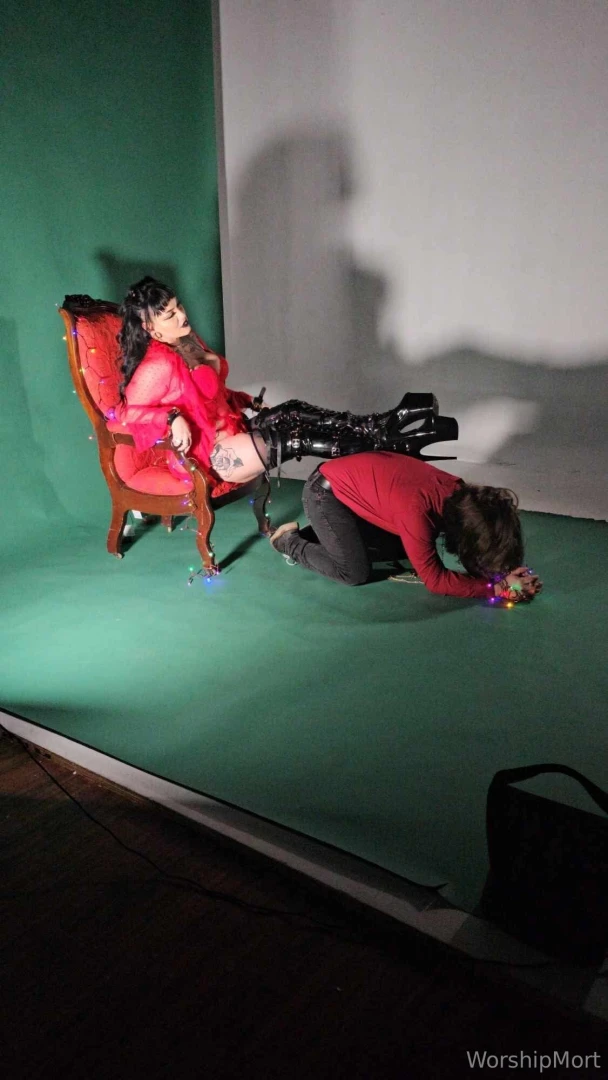 See behind the scenes of bdsm christmas shoot with one of my part 2 