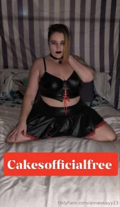 Come watch this naughty nerdy and needy texan wife play with her part 3