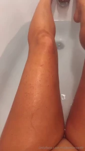 Giving this pussy a well deserved soak that hay was pretty rough on