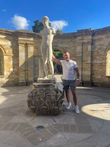 I bet you d like to see me in the same out fit as the statue