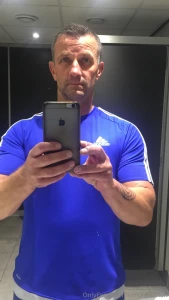 Always got time for a quick cheeky mirror pic