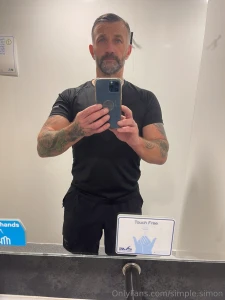 I m looking sharp even in the reflection