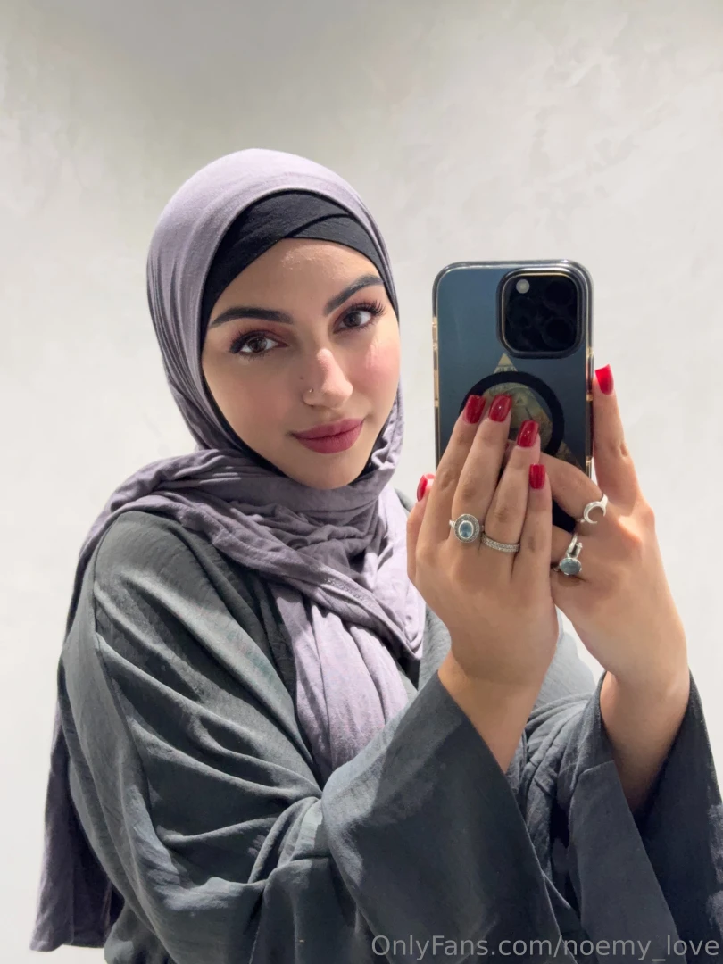 I caught myself thinking that lately i ve been catching my reflection 