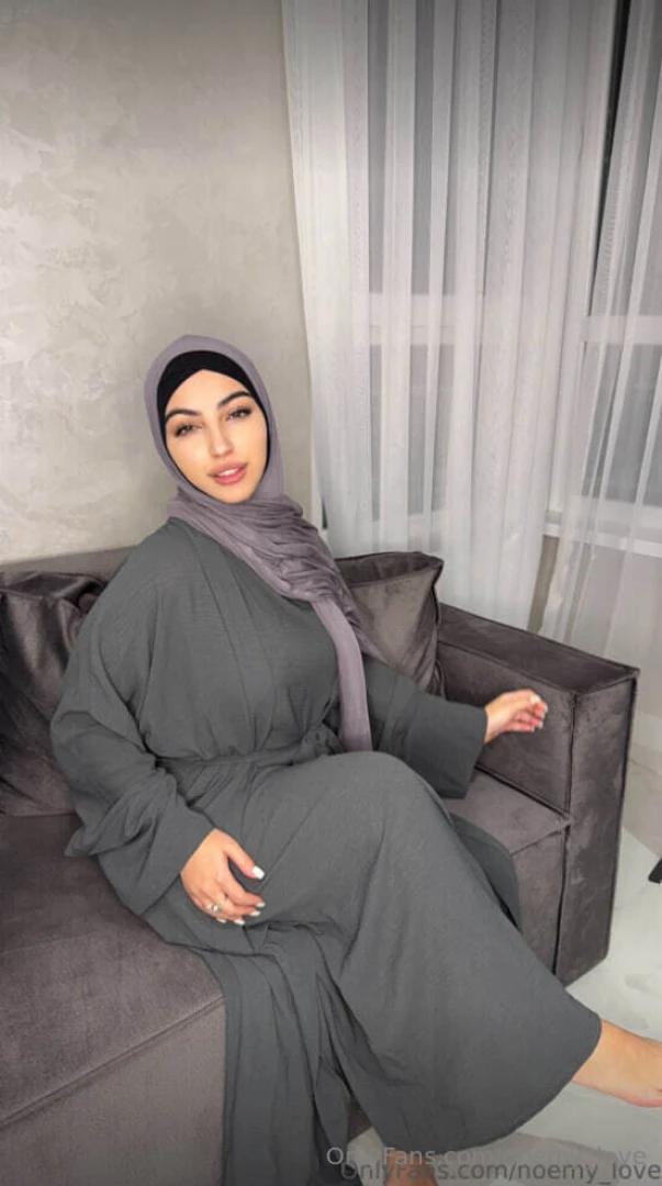 Sometimes the best evenings aren t parties but warm gatherings at home 