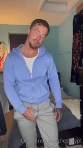 Quarantine isn t so bad who d like to be in quarantine with me