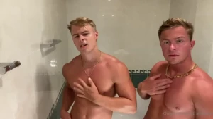 Who wants to get dominated by me and peachyyboy we re ready to have